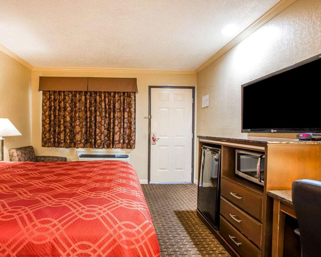 Rodeway Inn Lemon Grove San Diego East Room photo